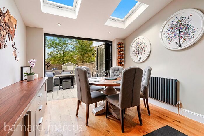 2 Bedroom Terraced House For Sale In Brookfield Close, Redhill, RH1