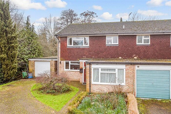 3 Bedroom Semi-Detached House For Sale In Olives Meadow, Uckfield, East Sussex, TN22
