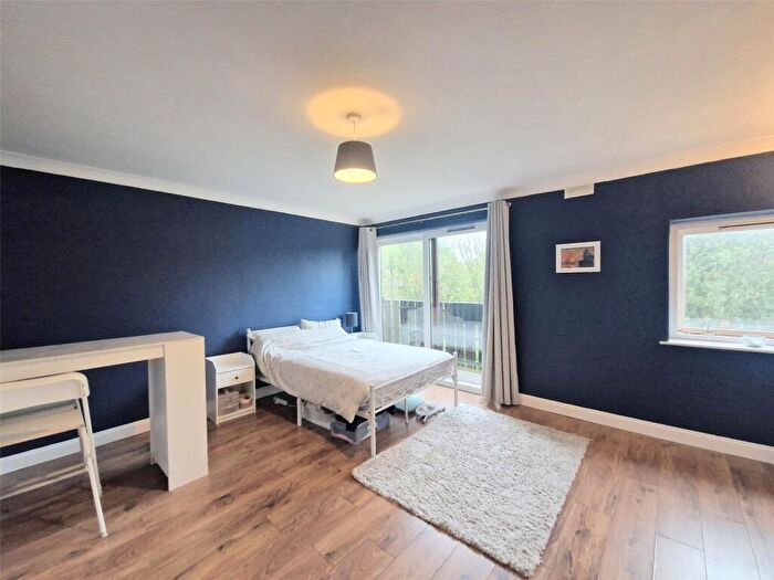 Apartment To Rent In Bristol Road South, Rednal, Birmingham, B45