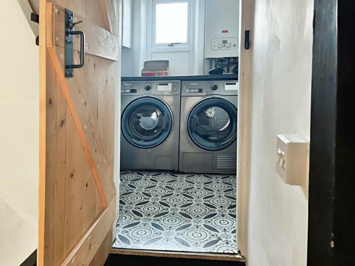 3 Bedroom Terraced House For Sale In Commercial Street, Todmorden, OL14