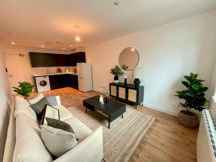 1 Bedroom Flat To Rent In Burrell Road, Haywards Heath, RH16