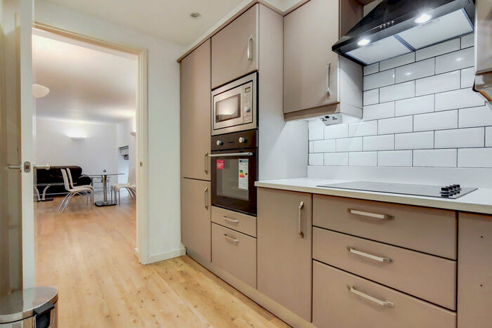 2 Bedroom Apartment To Rent In The Grainstore, Royal Victoria Dock, E16