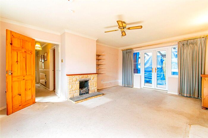 4 Bedroom Detached House For Sale In Sowbury Park, Chieveley, Newbury, Berkshire, RG20