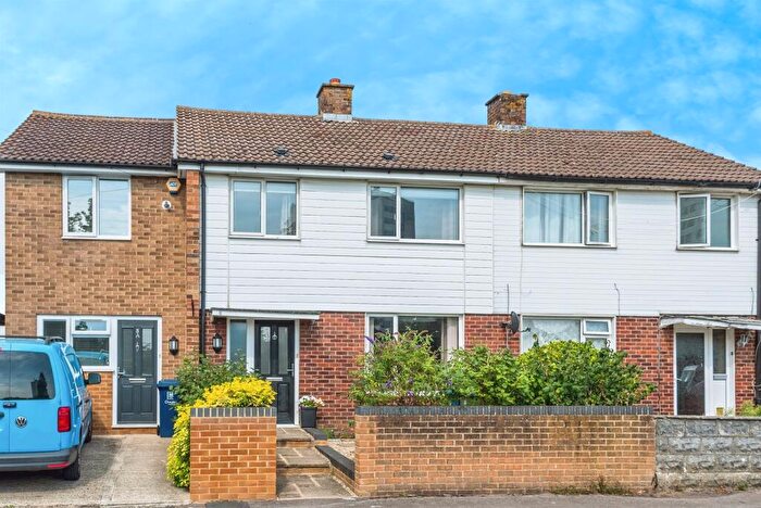 3 Bedroom Semi-Detached House For Sale In Moorbank, Oxford, OX4