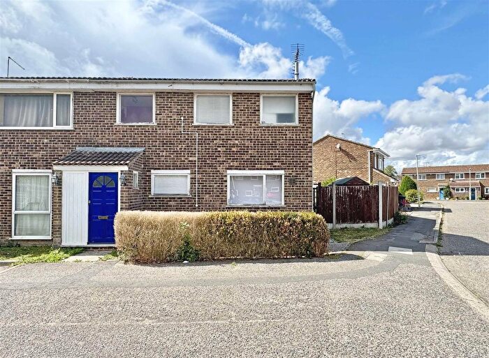 3 Bedroom Semi-Detached House For Sale In Bolingbroke Close, Great Leighs, Chelmsford, CM3