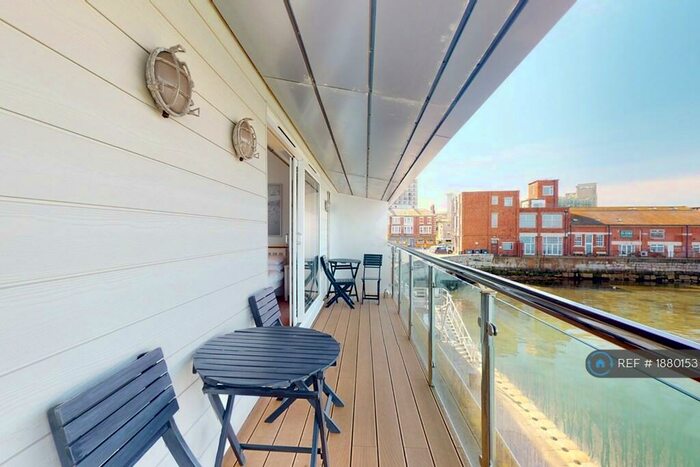 3 Bedroom Flat To Rent In Crabbers' Wharf, Portland, DT5