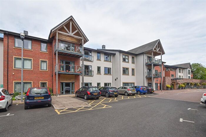 1 Bedroom Flat For Sale In Worcester Road, Malvern, WR14