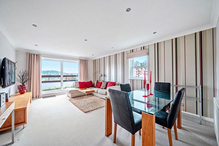 2 Bedroom Flat To Rent In Rookwood Court, Guildford, GU2