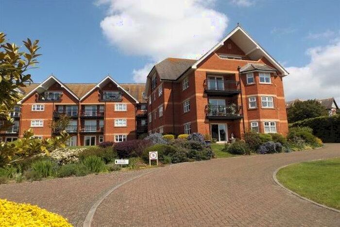 3 Bedroom Flat To Rent In Douglas Avenue, Exmouth, EX8