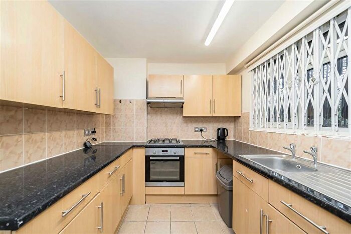 2 Bedroom Flat For Sale In Milton Court Road, London, SE14