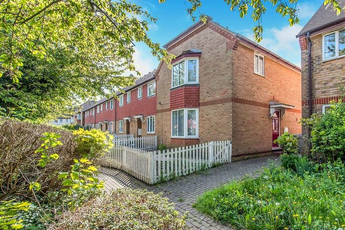 4 Bedroom Detached House To Rent In Spillett Close, Faversham, Kent, ME13