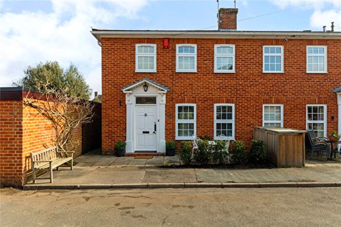 3 Bedroom End Of Terrace House For Sale In Fishermans Retreat, Marlow, Buckinghamshire, SL7