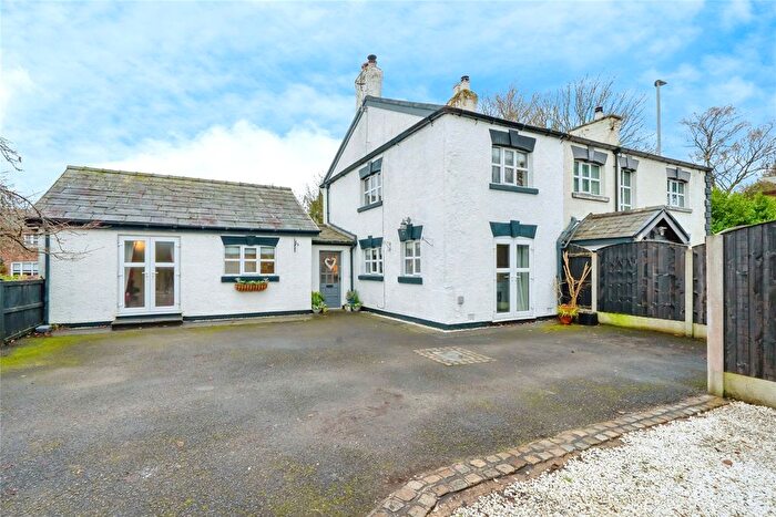 3 Bedroom Semi Detached House For Sale In Northwich Road, Lower Stretton, Warrington, Cheshire, WA4