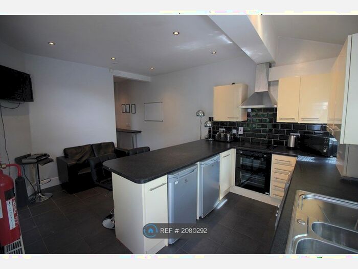6 Bedroom End Of Terrace House To Rent In Moseley Road, Fallowfield, Manchester, M14