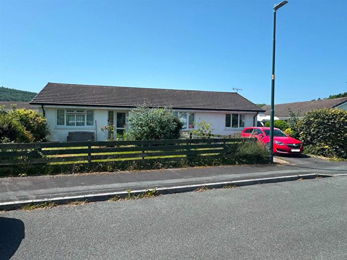 4 Bedroom Detached Bungalow For Sale In Ger Y Llan, Penrhyncoch, Aberystwyth, SY23