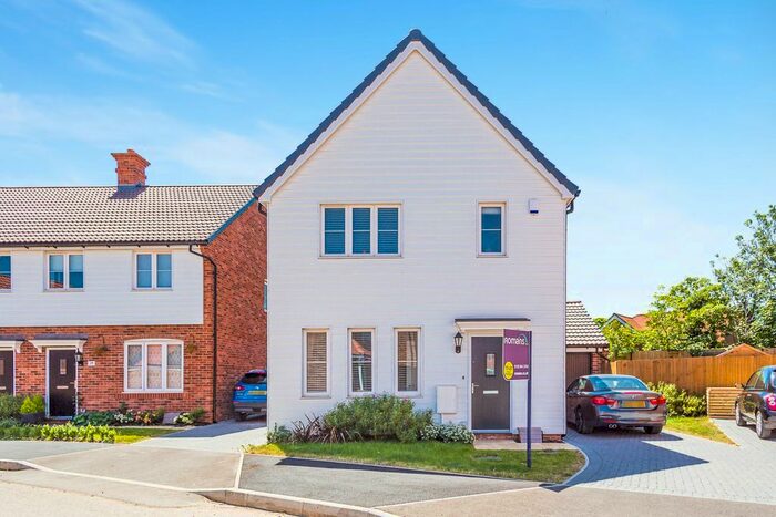 3 Bedroom Detached House To Rent In Bakers Place, Woodley, Reading, RG5