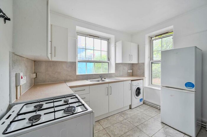 3 Bedroom Flat To Rent In Frankham Street, Deptford, London, SE8