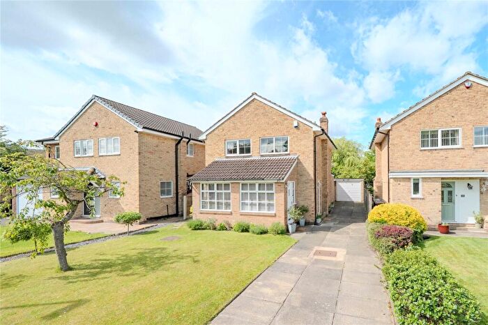 3 Bedroom Detached House For Sale In Shadwell Park Avenue, Leeds, West Yorkshire, LS17