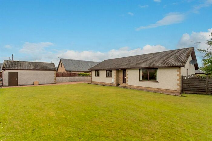 3 Bedroom Detached Bungalow For Sale In Main Street, Balbeggie, Perth, PH2