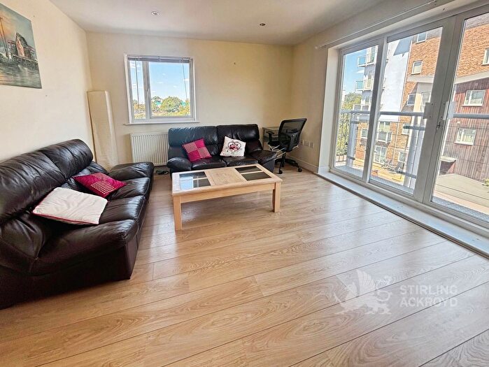 2 Bedroom Flat To Rent In Sundeala Close, Sunbury-On-Thames, Surrey, TW16