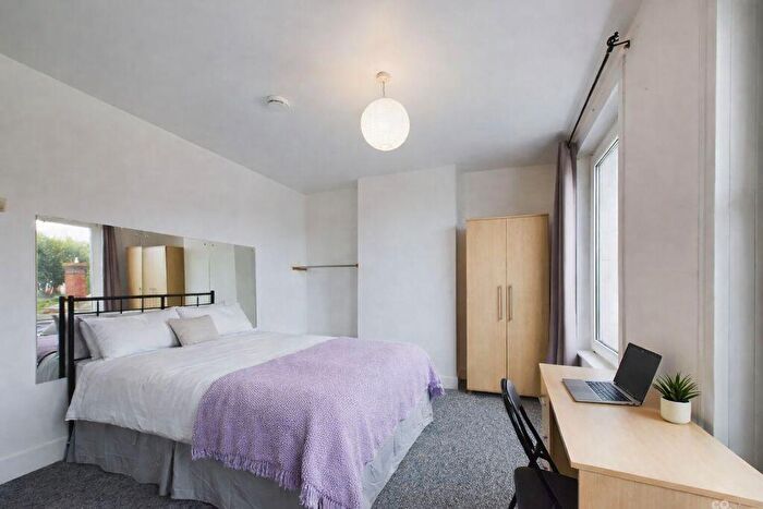 3 Bedroom Terraced House To Rent In Milner Road, Brighton, BN2