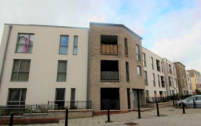 2 Bedroom Flat To Rent In Wall Street, Plymouth, PL1