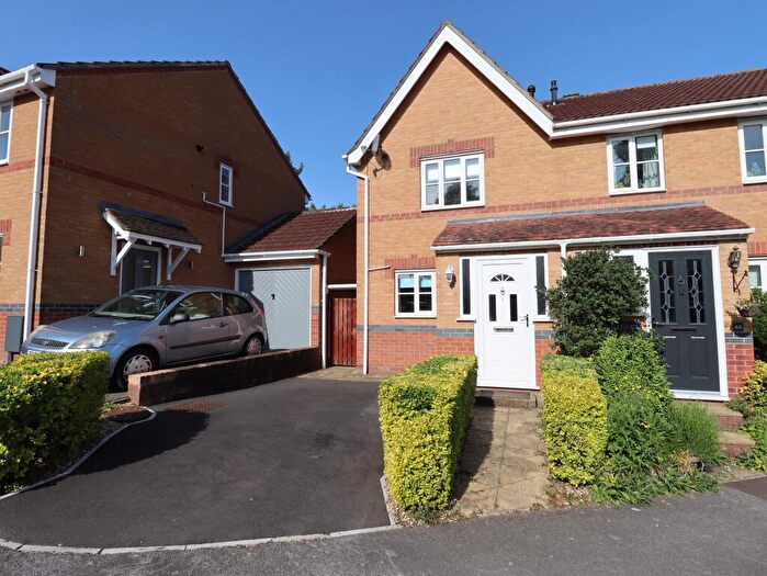 2 Bedroom Semi-Detached House To Rent In Mendip View, Street, Somerset, BA16