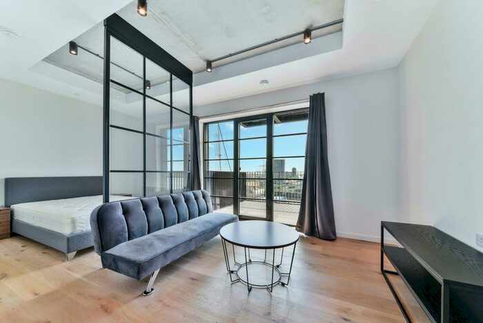 Apartment To Rent In Agar House, Goodluck Hope, London, E14