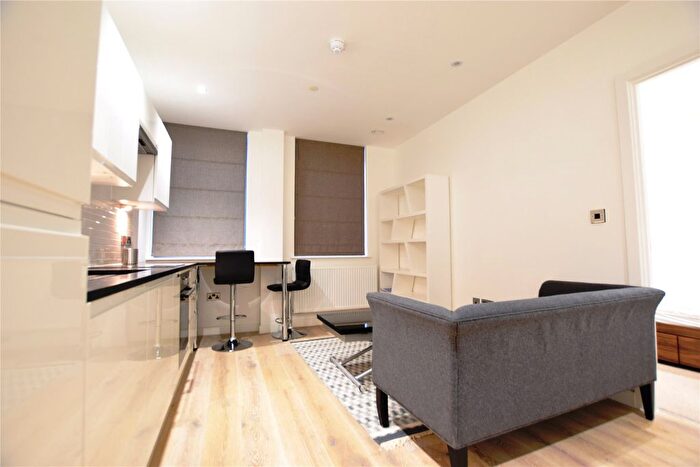 1 Bedroom Flat To Rent In Garrard House, Garrard Street, Reading, Berkshire, RG1