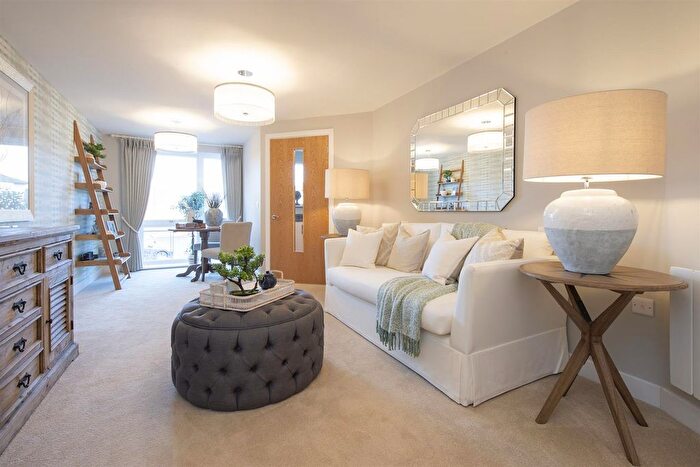 1 Bedroom Flat For Sale In Priory Place, Alcester Road, Studley, Warwickshire, B80