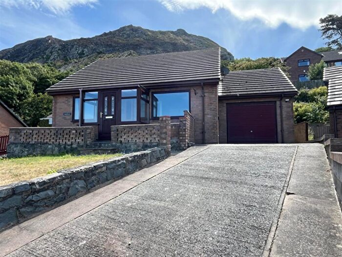 3 Bedroom Detached House For Sale In Tyddyn Drycin, Llanfairfechan, LL33