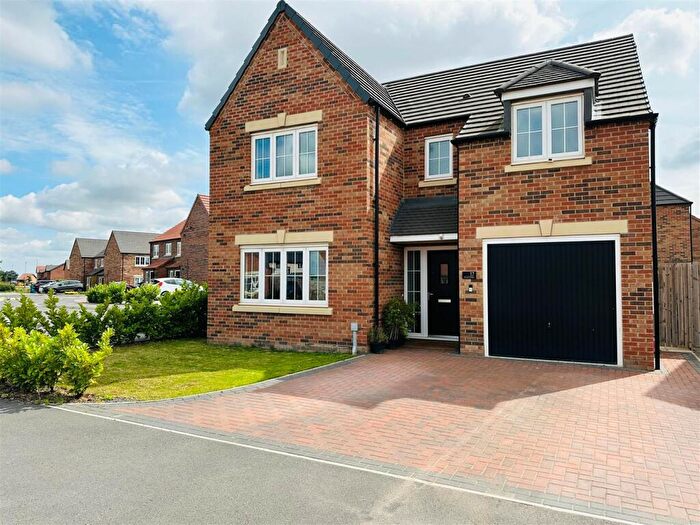 4 Bedroom Detached House For Sale In Oliver Close, Howden, Goole, DN14