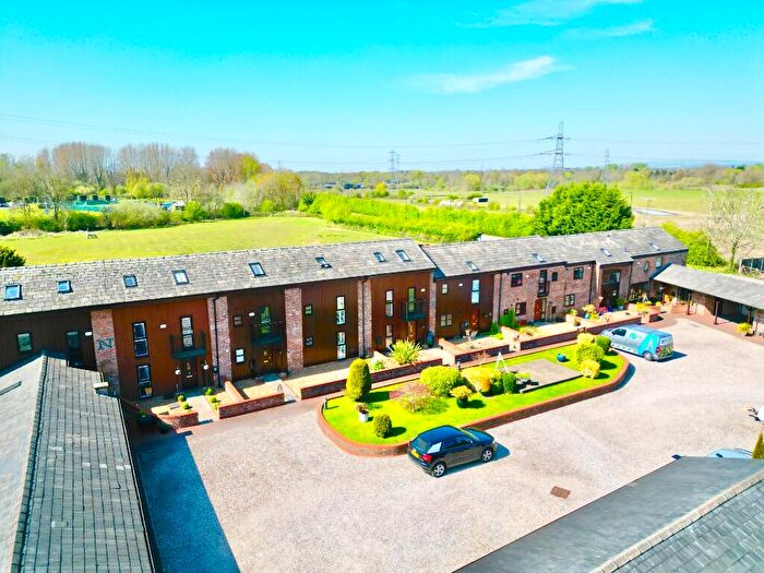 3 Bedroom Terraced House For Sale In Ackers Barn Courtyard, M31