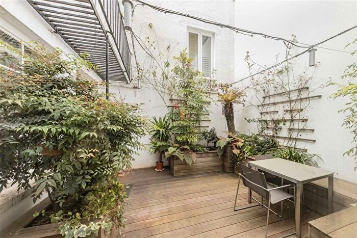 2 Bedroom Flat To Rent In Devonshire Place, London, W1G