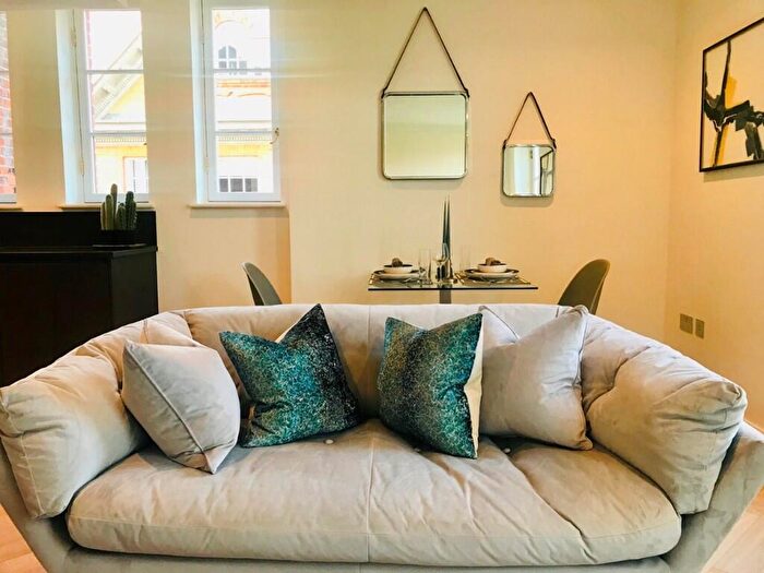 1 Bedroom Flat To Rent In Kidderpore Avenue, London, NW3