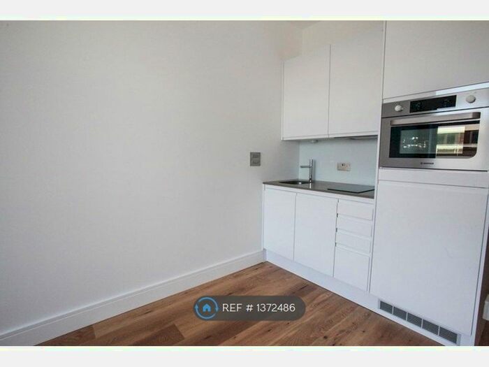 1 Bedroom Flat To Rent In Flowers Way, Luton, LU1