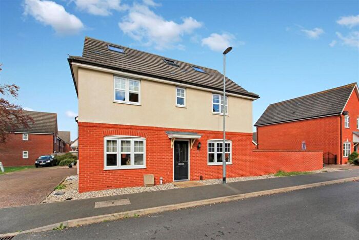 5 Bedroom Detached House For Sale In Catlin Way, Rushden, NN10