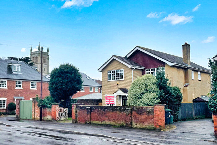 4 Bedroom Detached House For Sale In Green Road, Alvertsoke, PO12