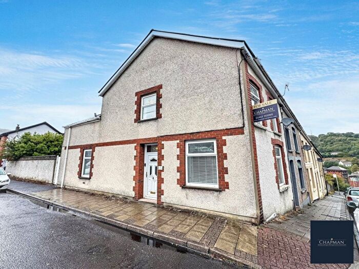 3 Bedroom End Of Terrace House For Sale In Cross Street, Glynfach, CF39