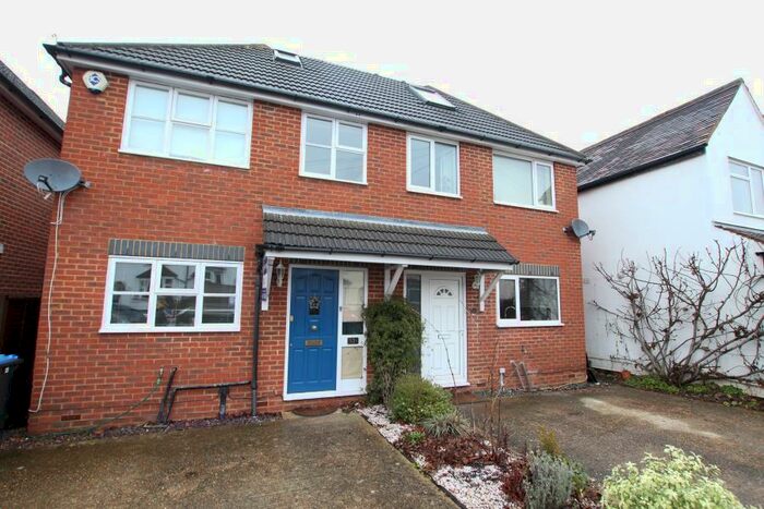 4 Bedroom Terraced House To Rent In Woking, GU21