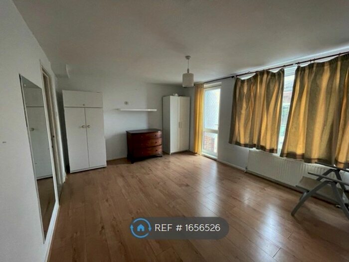 3 Bedroom End Of Terrace House To Rent In Arnold Road, Northolt, UB5