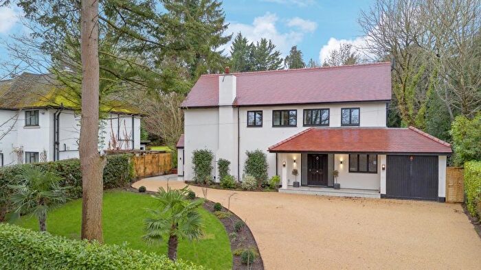 4 Bedroom Property To Rent In North Appproach, Moor Park, HA6