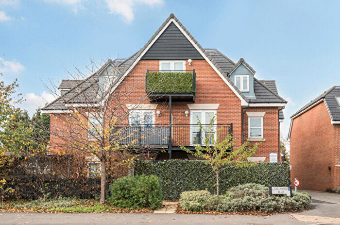 1 Bedroom Flat For Sale In Greenwood Place, Hersham, Surrey, KT12