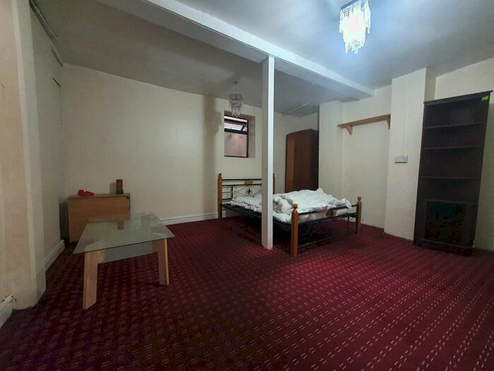 1 Bedroom Flat To Rent In Drake Street, Rochdale, OL11