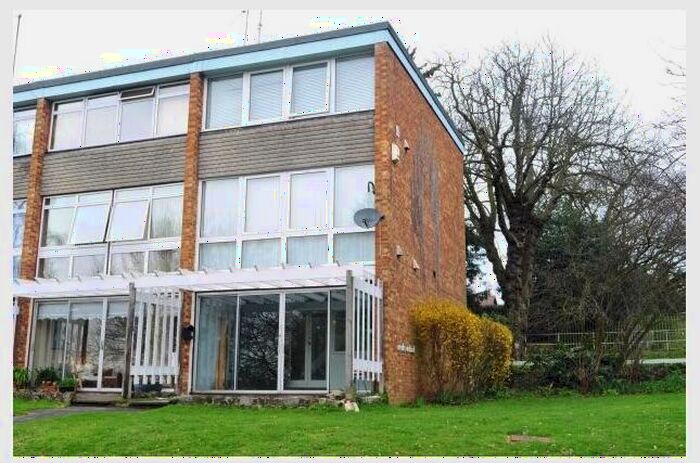 2 Bedroom House To Rent In Monks Orchard, Wilmington, DA1