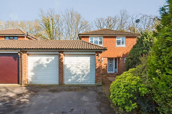 3 Bedroom Detached House For Sale In Lashmere, Copthorne, Crawley, RH10