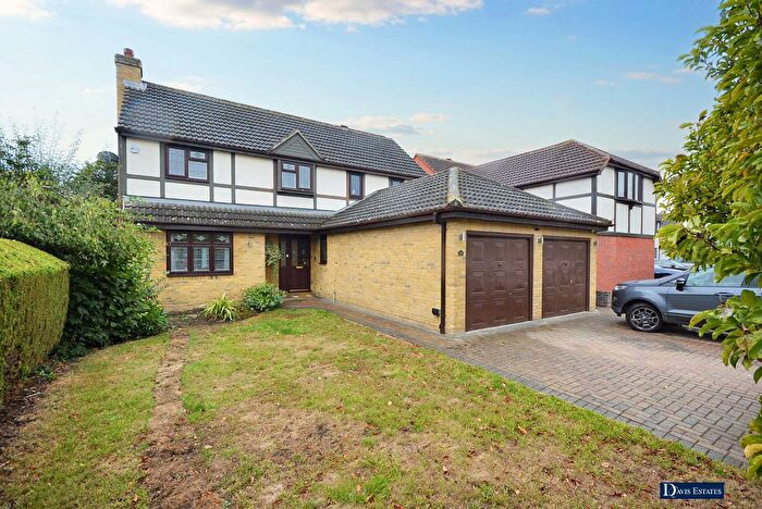 4 Bedroom Detached House For Sale In Tyle Green, Emerson Park, Hornchurch, RM11