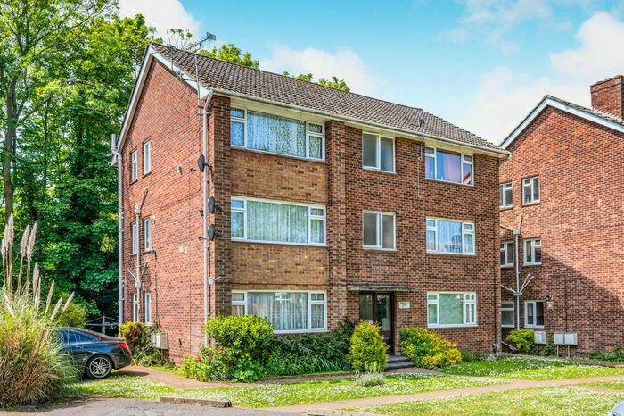 1 Bedroom Flat To Rent In Barnfield Court, Weston, Southampton, SO19