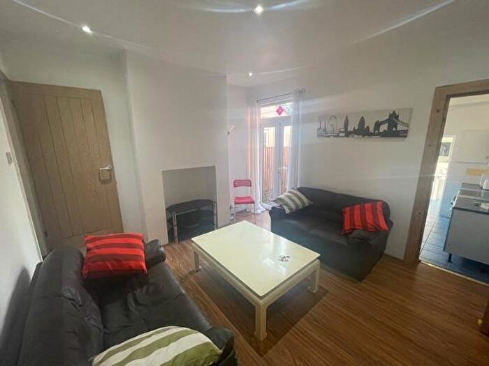 5 Bedroom Semi Detached House To Rent In Dawlish Road, Birmingham, B29