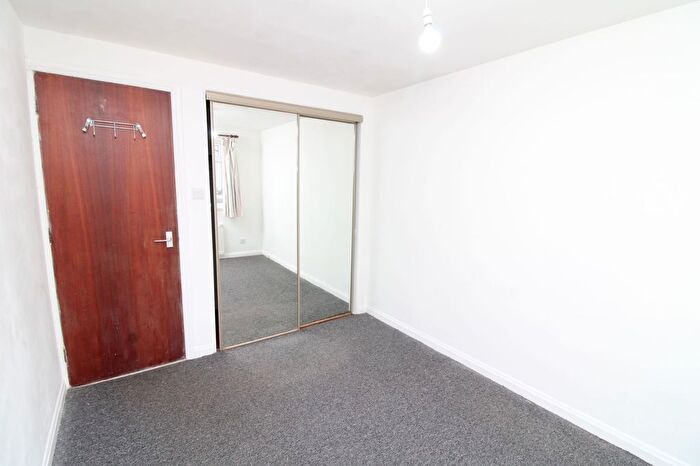 1 Bedroom Flat To Rent In Oakfield Drive, Dumfries, DG1